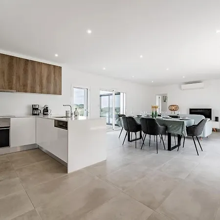 Adao Lobo Prázdninový dům *