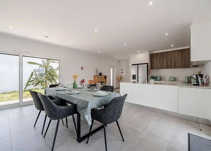 Adao Lobo בית נופש *